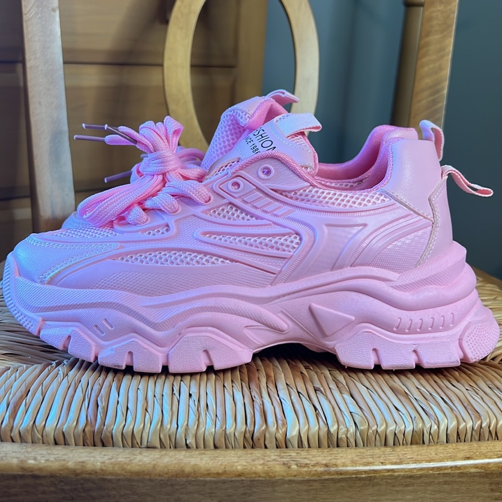 NWOT Off brand FILA pink size 39 (8 1/2 - 9) - Picture 3 of 5